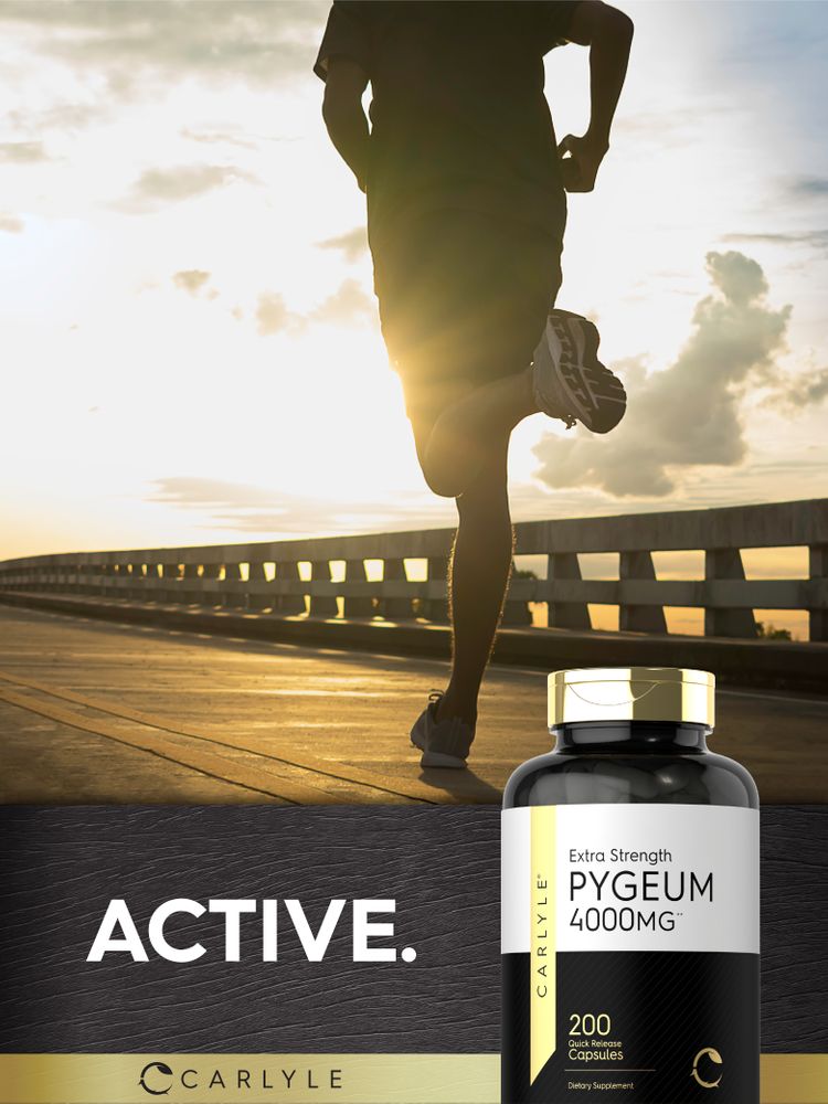 A hand holding a bottle of Pygeum 4000 mg with 200 quick release capsules, showing the product packaging.