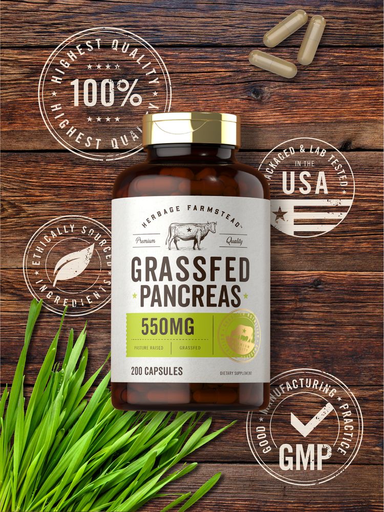 A hand holds three 550 mg capsules of grass-fed pancreas supplements.